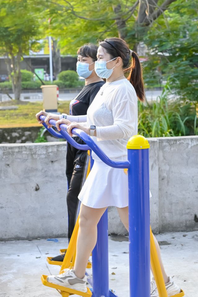 221111-【公益體彩進(jìn)社區(qū)-南區(qū)】守護(hù)健康，有我添“彩” 公益體彩走進(jìn)中山良都社區(qū) (156).